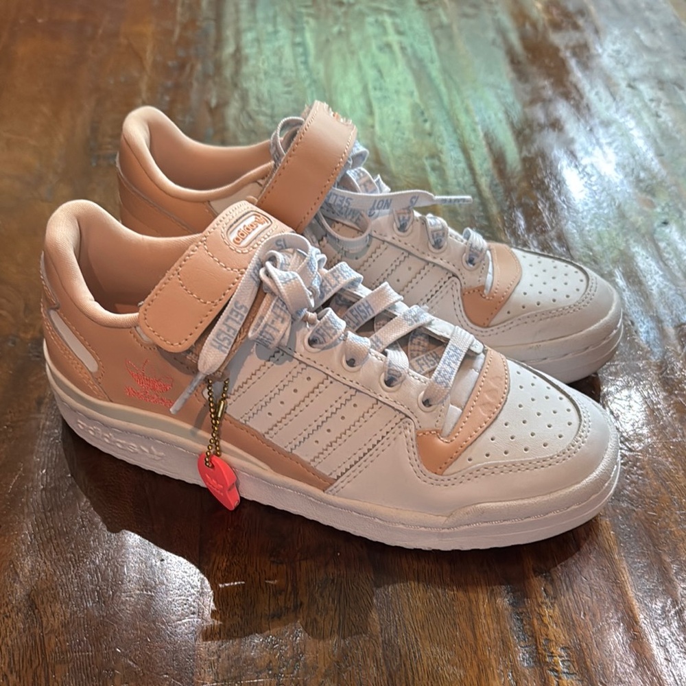 Adidas Women’s Low Top Sneakers. New without Box
